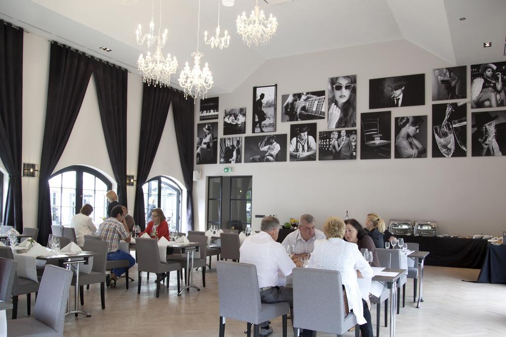 Hotel Palac Jugowice Wałbrzych Extérieur photo
