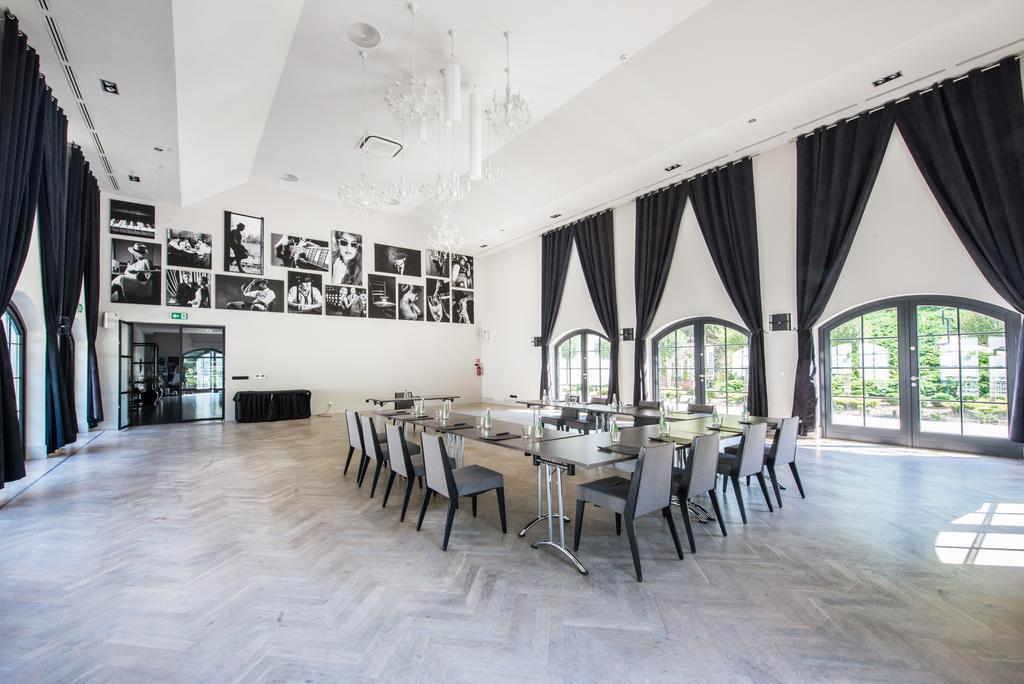 Hotel Palac Jugowice Wałbrzych Extérieur photo